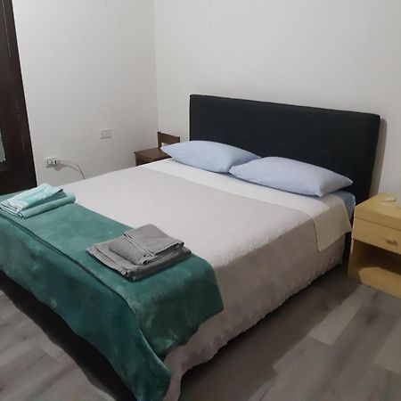 Affitti Brevi Ferrera Monolocale Ferrera 20 Minuti Da Rho Fiera E San Siro Bareggio Exterior foto