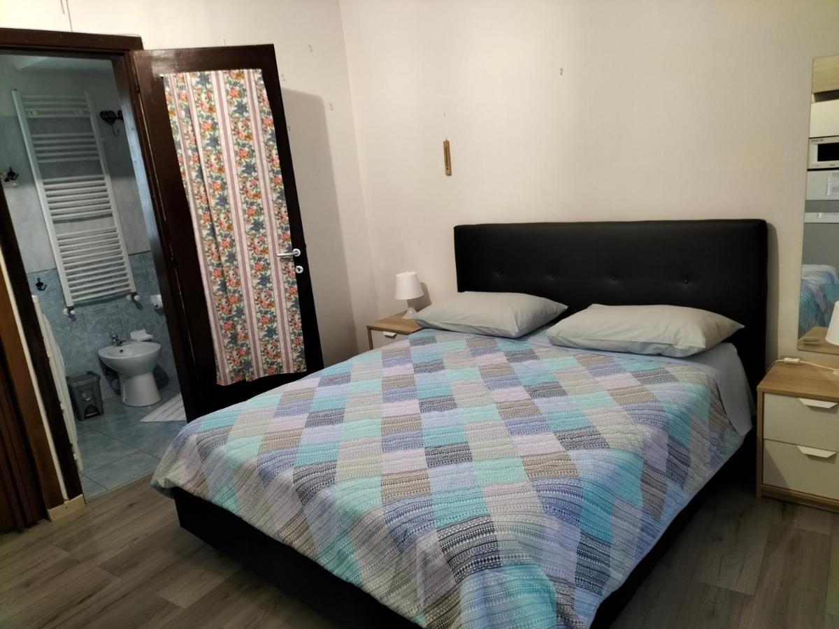 Affitti Brevi Ferrera Monolocale Ferrera 20 Minuti Da Rho Fiera E San Siro Bareggio Exterior foto